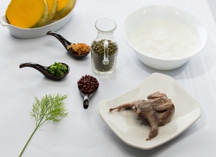 Bé mấy tháng có thể ăn cháo đậu xanh và nên bắt đầu với tỷ lệ bao nhiêu